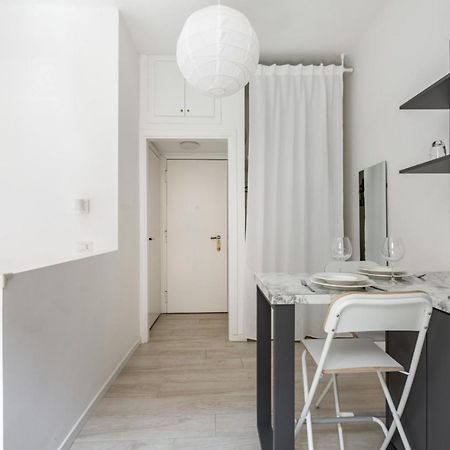 Bright Apt 600Mt From Viale Zara! Milán Exterior foto